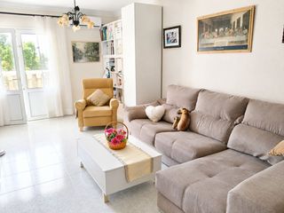 Flat in Calle góngora 20. Amplio piso exterior en pleno centro de arrecife, listo para ent