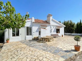 Mas à Partida la barrera 72. ??? exclusiva finca rústica a l’ametlla de mar: un oasi de versa