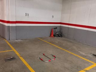 Lloguer Aparcament cotxe a Turonet 9. Plaza de garaje de 11m2 cerrada en les fonts por 85 €