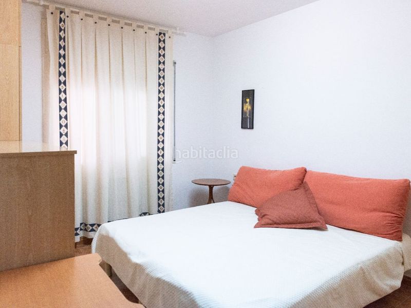 Foto cfe49b64-fa20-46a6-bc7b-bbeb7dbe0276. Piso en carrer de sant antoni 1 piso de 5 habitaciones en 2ª línea de mar en Mataró