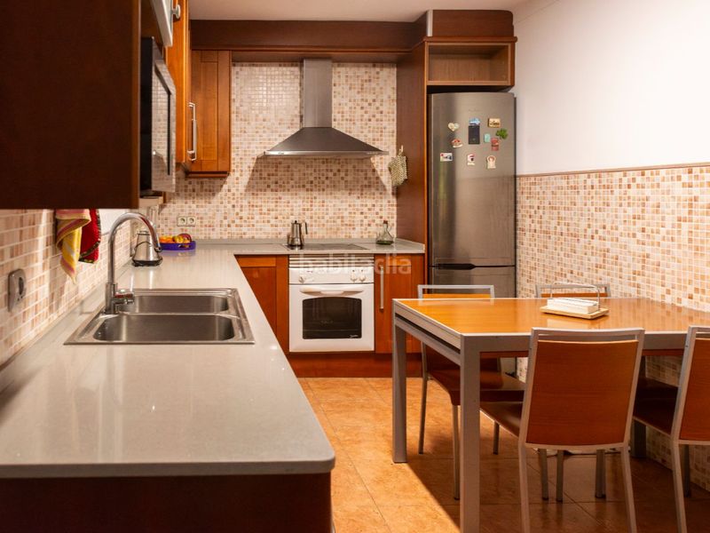 Foto f24ee0d1-cf2b-41af-a6ed-578174555049. Piso en carrer de sant antoni 1 piso de 5 habitaciones en 2ª línea de mar en Mataró