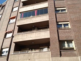 Affitto Posto auto in Calle de berenguer de bardají 66. Urge alquilar plaza de garaje amplia