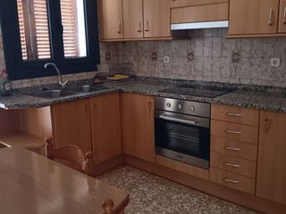 Reihenhaus  Av del castell 15. Molt bona situació