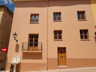 Chalet in Plaça de la constitució 5. Oportunidad de inversión: joya histórica con proyecto aprobado