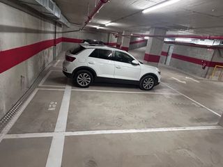 Affitto Posto auto in Rosa parks 10. Gran plaza de parking (coche + moto)