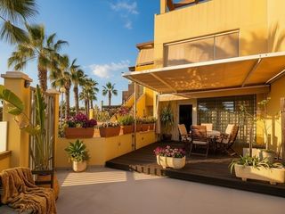 Maison à Calle narvaez 24. Villa de lujo frente al mar — torrevieja