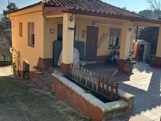 Miete Haus in Carrer de can serra 0. Casa en alquiler can serra