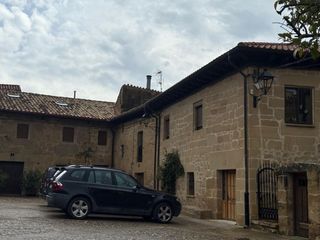 House in Plaza martin fernandez de navarrete 10. Liquidacion de propiedad de 470 m2