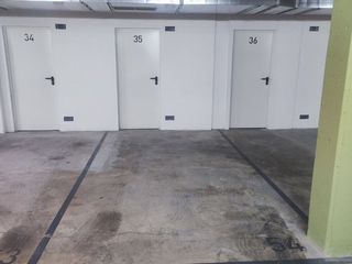 Aparcament cotxe a Miquel vives 54. Parquing+ trastero de 5 m2 en zona escoles cerca universidad y a