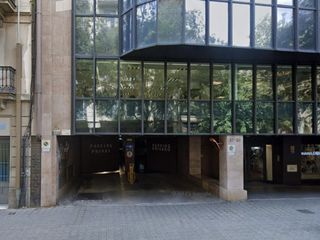 Posto auto in Bailen  67-69. Se vende amplia plaza de parking en pleno eixample (zona centro)