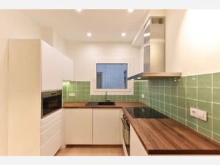 Etagenwohnung in Gran vía  873. Particular vende piso reformado de 80 m² en gran via – glòries /