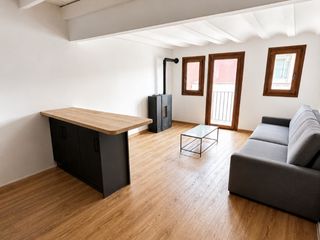 Appartamento in Abat oliba 7. Piso con anexo en venta