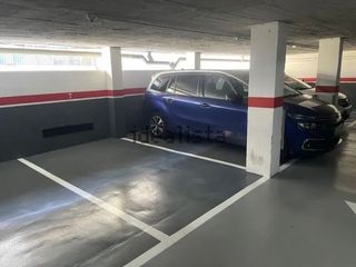 Aparcament cotxe a Carrer creu gran 53. Plaça de pàrquing – planta superior, molta llum natural i màxima