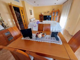 Appartement à Carrer del pare manyanet 36. “un hogar lleno de luz, amplitud y posibilidades en el corazón d