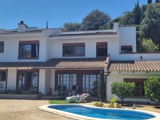 Casa en Noguera 8. Casa unifamiliar con vistas impresionantes al mar