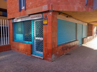 Lloguer Local Comercial a Avda barcelona 16. ¡a punt per entrar! local cantoner de 35 m² amb aigua i llum