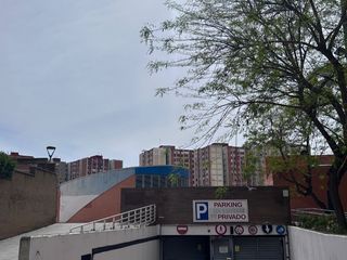 Affitto Posto auto in República argentina 66. Se alquila plaza de parking para coche grande