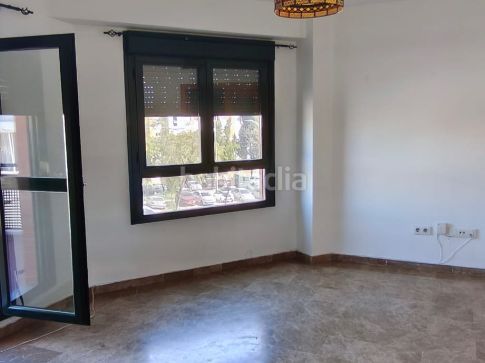 Foto d8163fdd-61f1-4e05-900a-ab192666fe41. Piso en calle la montaña 2 magnifico piso en zona nueva Camas - marcelino camacho Camas