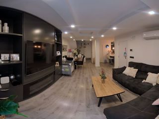 Casa a schiera in Calle ciclismo 5. Magnífico adosado con reforma integral y patio privado en sevill