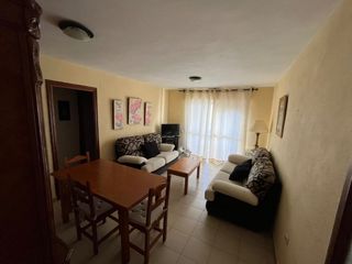 Affitto Piccolo appartamento in Avenida atlántico 41. Apartamento de playa rojimar