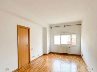 Piso en Carrer de sant sebastia 62. ¡oportunidad única en sant andreu! piso muy luminoso con ascenso