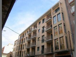 Miete Etagenwohnung in Calle lorenzo salom 5. Piso premium sin amueblar con balcón-terraza en la raiosa (jesús