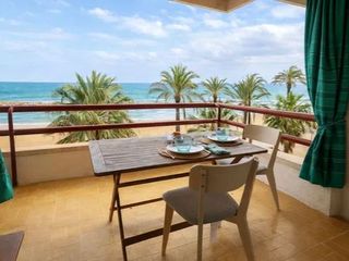 Apartament a Voramar 6. Apartamento en primera línea de mar