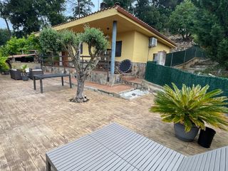 Casa in Avinguda del vallès 0. Casa en venta en can bosc – santa maria de palautordera
