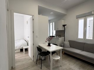 Lloguer Pis a Medellín  12. 2-bedroom bright renovated flat near iglesia – madrid