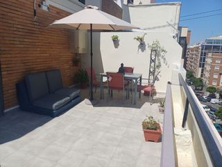 Lloguer Àtic a Carrer de lleida 13. Fantástico ático reformado con gran terraza junto al río – zona