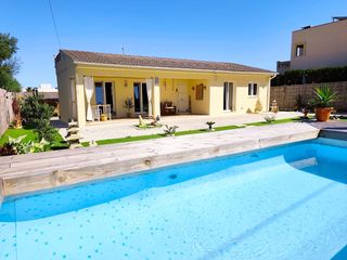 Casa en Carrer de centaure 20. ¡espectacular chalet unifamiliar con total privacidad y estilo!