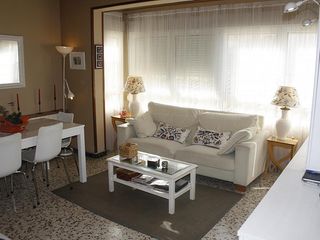 Miete Etagenwohnung in Doctor juncà 1. Piso luminoso en el corazón del casco histórico de cubelles