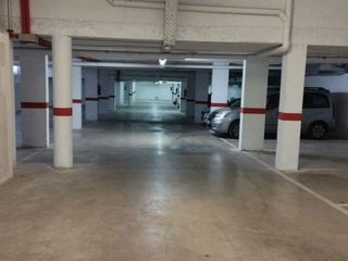 Location Parking voiture à C/ soler i puigdollers 114. Amplia plaza de parquing