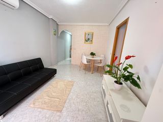 Apartament a Calle bella antonia 4. Bonito piso con piscina comunitaria