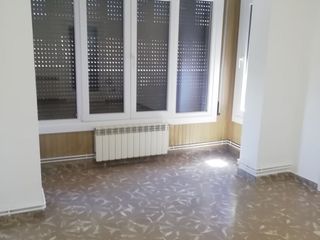Pis a Carrer de martí i julià 43. Piso refirmado plaza cataluña