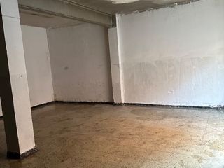 Business premise in Carrer de burriac 57. Estupendo local