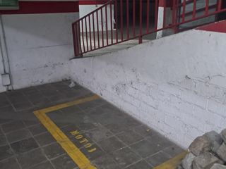 Miete Autoparkplatz in Francesc oller  64. Parking para moto grande
