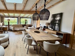 Casa a Plaça major 1. Vivienda de diseño reformada en vilallobent con acabados de alta
