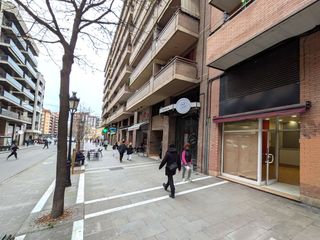 Local Comercial a Lluis companys 6. Local en venta, calle lluís companys, 6
