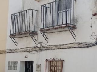 Casa adosada en Calle hermanas de la cruz 4. Algo distinto lee la descripcion