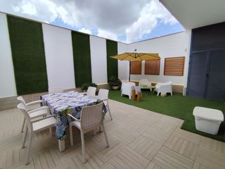 Casa  Calle secretario eladio diaz 32. Espectacular casa moderna con gran patio y 211 m2 en alameda