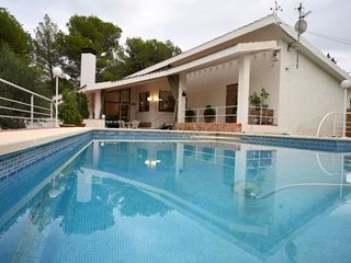 Chalet en Cami dels còdols 47. Chalet muy luminoso en el campo a 5min de tortosa