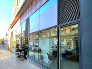 Locale commerciale in Calle joan molins parera 39. Local en venta
