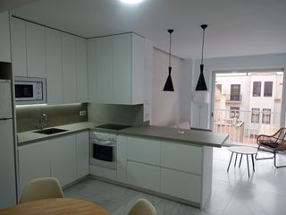 Location Appartement à Gerona 35. Alquiler piso alicante capital en plaza calvo sotelo junto corte