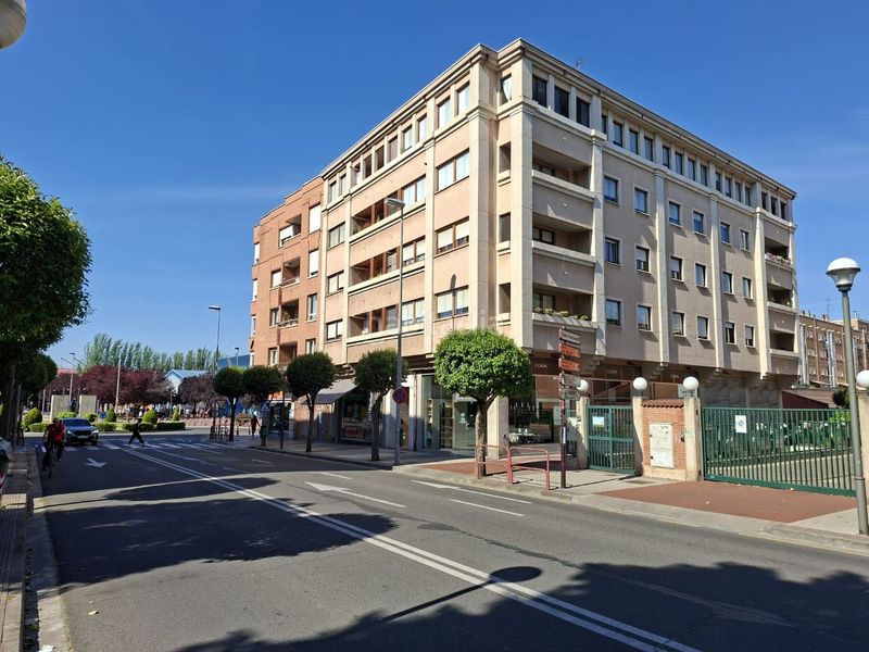 Foto bb28c417-b699-4192-a2f0-d7862e8584de. Pis a república argentina 64 a San Adrián Logroño