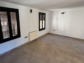 Zweistöckige Wohnung in Plaça de la quartera 22. Ideal inversores