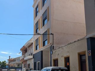 Casa aparellada a Trasvase 7. Vivienda unifamiliar en planta baja con posibilidad de edificar