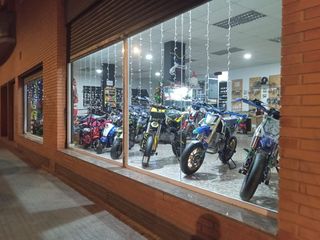 Traspàs Local Comercial a Bruguers 5. Traspaso tienda/taller funcionando