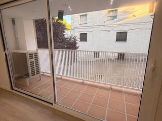 Pis a Avenida canovelles 50