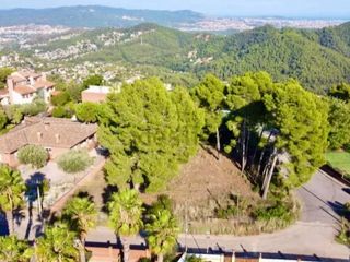 Terreny residencial a Mimosas 2. Parcela llana de 1155m2 en el mirador